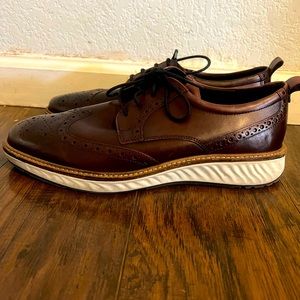 ECCO Men’s brown leather ST.1 Dress shoes.